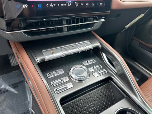 New 2026 Lincoln Nautilus Reserve AWD/4WD image 30