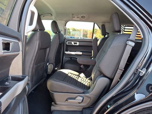 Used 2021 Ford Explorer XLT image 10