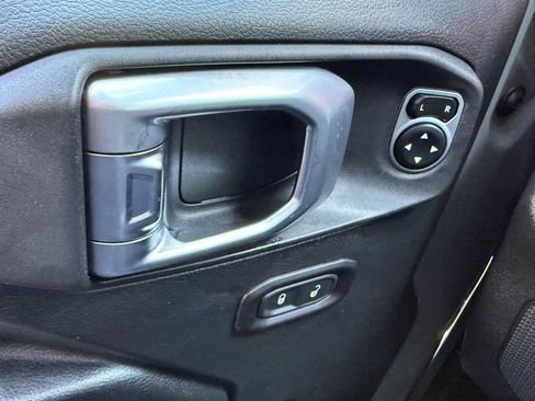 Used 2018 Jeep Wrangler Unlimited Rubicon AWD/4WD image 23