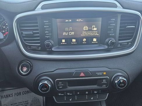 Used 2020 Kia Sorento S image 18