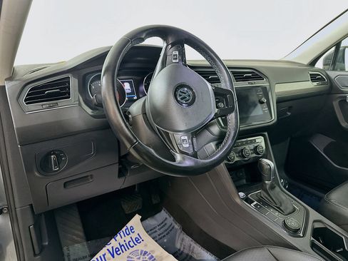 Used 2019 Volkswagen Tiguan SE image 9