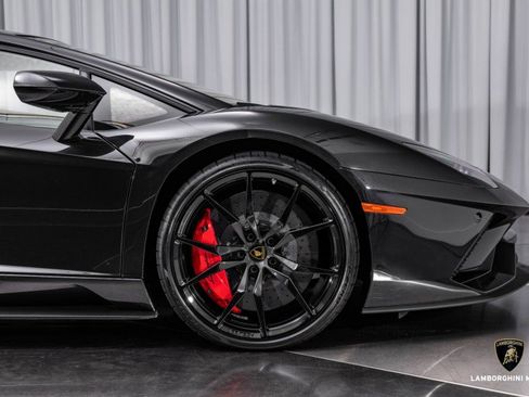 Used 2018 Lamborghini Aventador S image 44