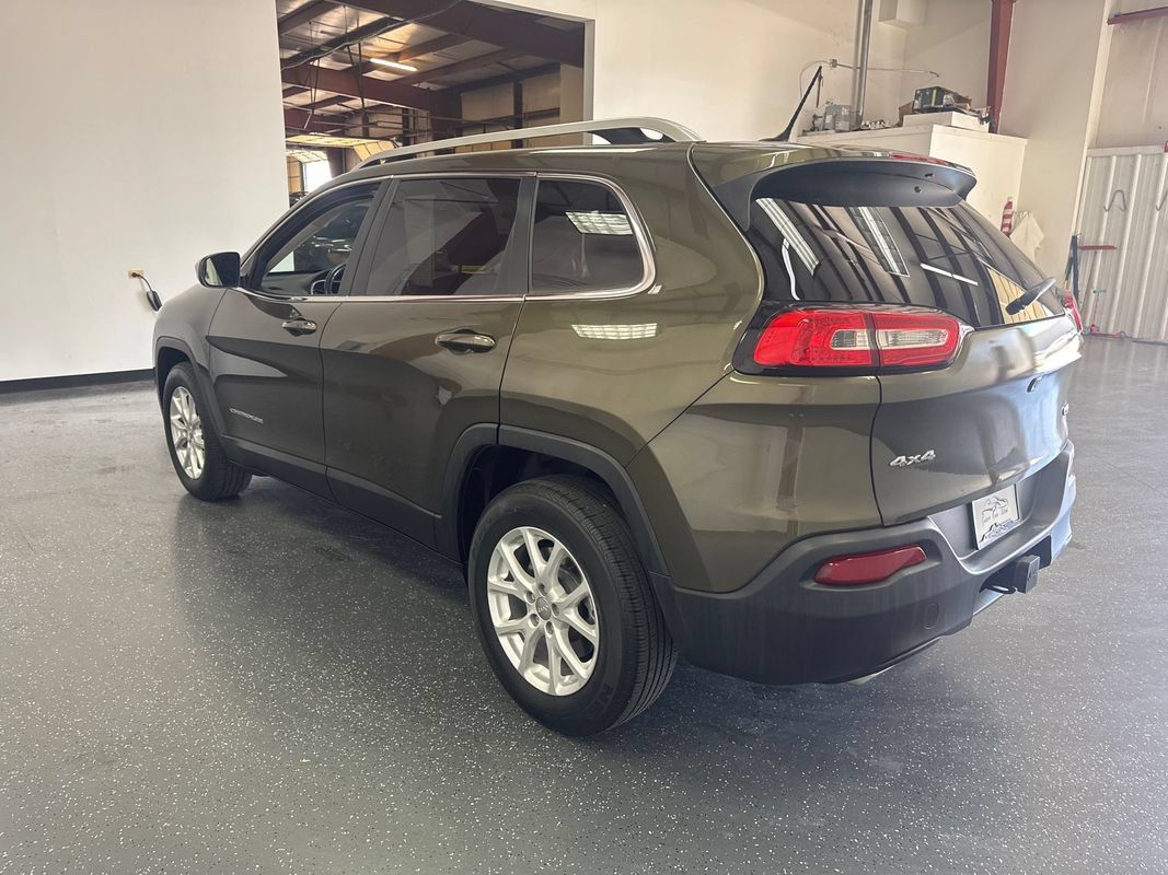 Used 2015 Jeep Cherokee Latitude AWD/4WD image 6