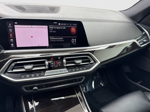 Used 2019 BMW X5 xDrive40i w/ Convenience Package AWD/4WD image 24
