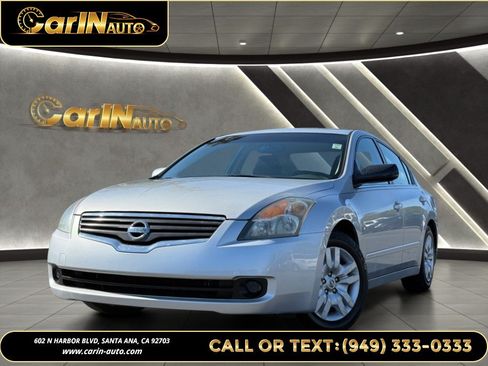 Used 2009 Nissan Altima 2.5 S w/ Emergency Aid Pkg FWD image 1