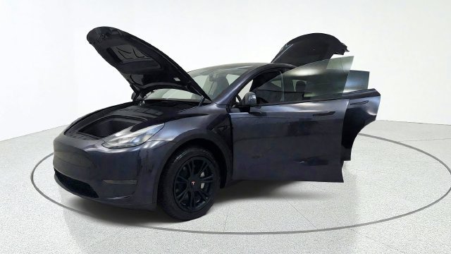 Used 2024 Tesla Model Y 2WD image 13