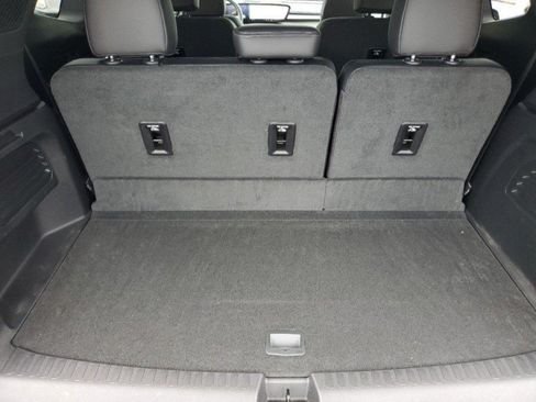Used 2025 Buick Enclave Sport Touring w/ Power Package FWD image 8