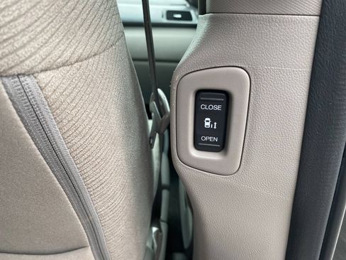 Used 2011 Honda Odyssey EX image 30