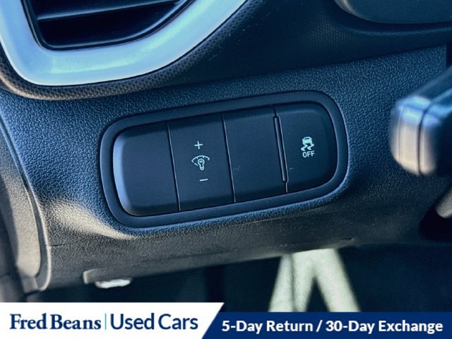 Certified 2023 Hyundai Venue Limited FWD image 15