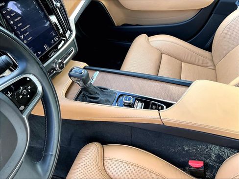 Used 2017 Volvo S90 T6 Inscription w/ Vision Package image 20