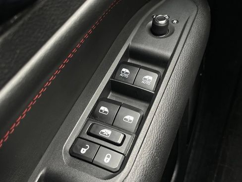 Used 2025 Jeep Compass Trailhawk AWD/4WD image 12