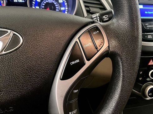 Used 2016 Hyundai Elantra SE image 19