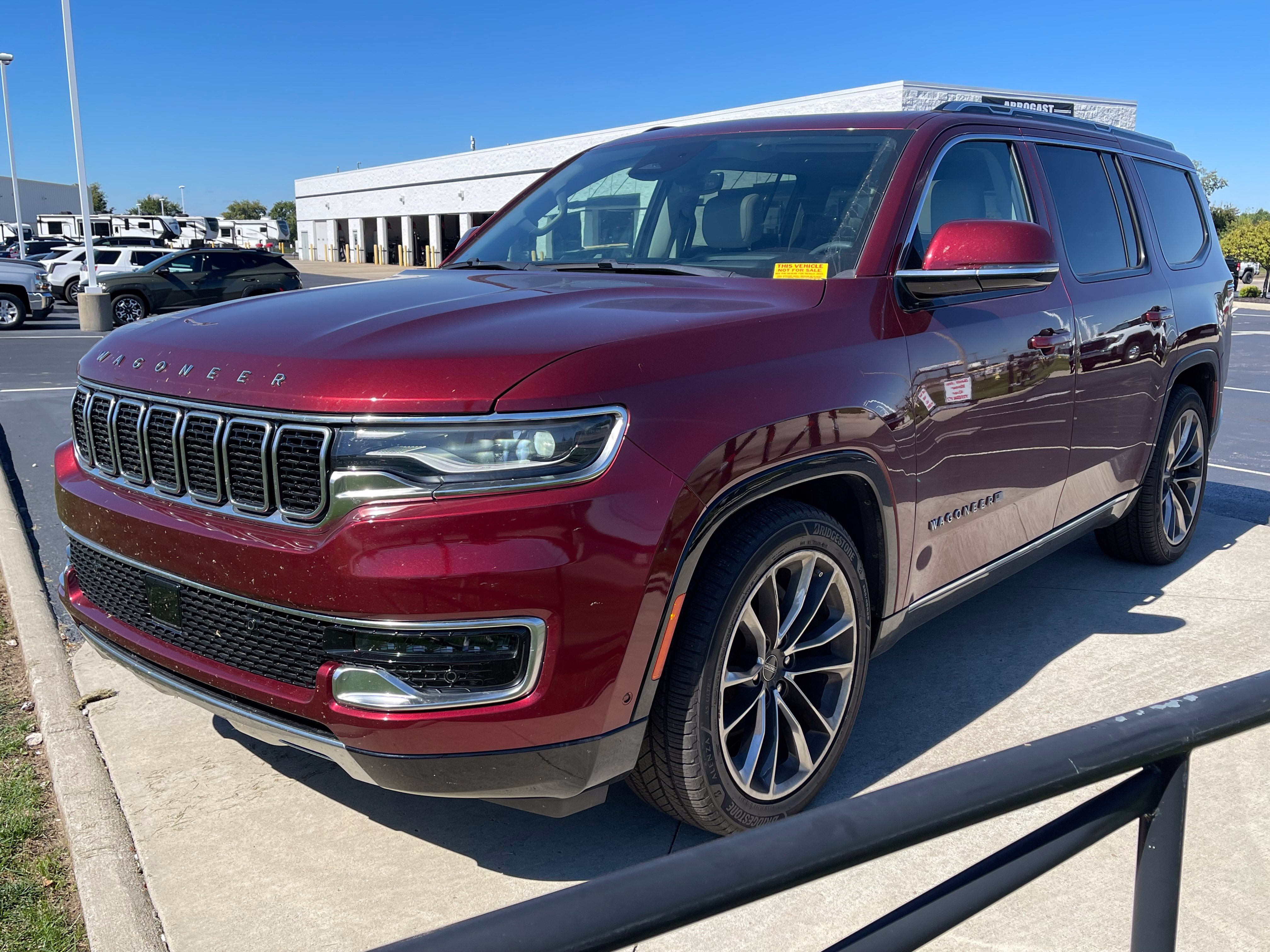 Used 2022 Jeep Wagoneer Series III w/ Premium Group I AWD/4WD image 3