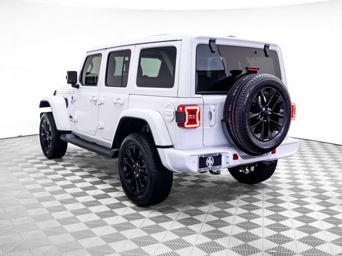 Used 2021 Jeep Wrangler Unlimited Sahara AWD/4WD image 4