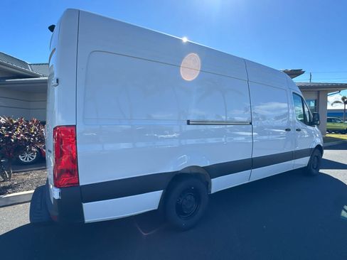 Used 2026 Mercedes-Benz Sprinter 2500 image 5