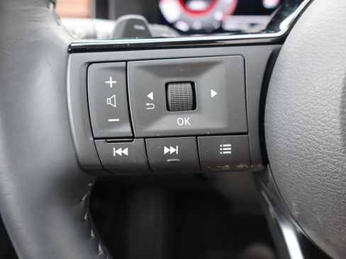 Used 2024 Nissan Pathfinder Platinum w/ Cargo Package image 17