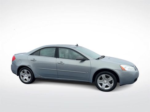 Used 2009 Pontiac G6 Sedan w/ Sun And Sound Package image 2
