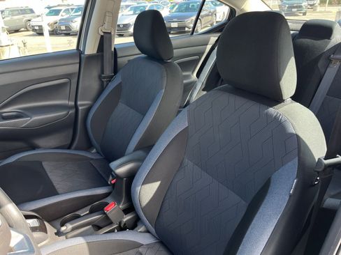 Used 2025 Nissan Versa SV FWD image 36