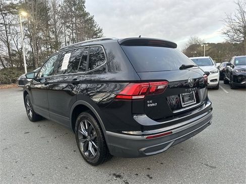 Used 2023 Volkswagen Tiguan SE image 3