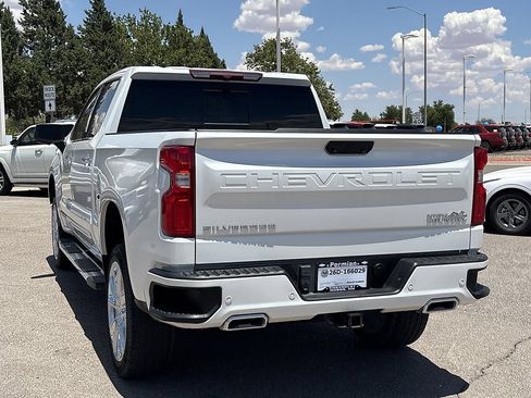 Used 2023 Chevrolet Silverado 1500 High Country w/ High Country Premium Package AWD/4WD image 9