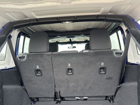 Used 2018 Jeep Wrangler Unlimited Sahara w/ Cold Weather Group image 8