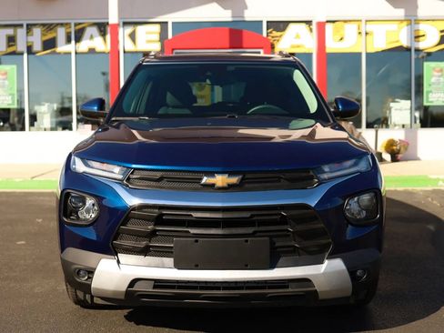 Used 2023 Chevrolet TrailBlazer LT FWD image 2