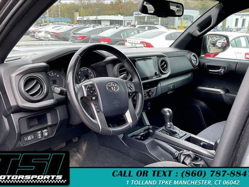 Used 2017 Toyota Tacoma TRD Sport w/ Tow Package (A/T) AWD/4WD image 5