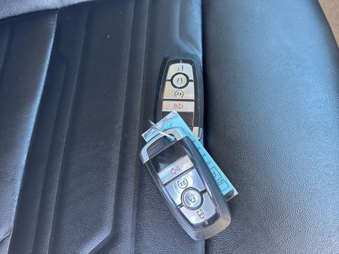 Used 2024 Ford Ranger Lariat w/ FX4 Off-Road Package image 9