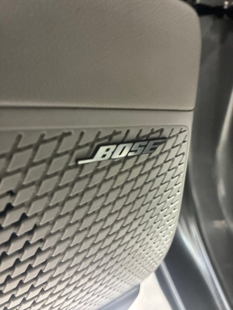 Used 2025 Hyundai Elantra Limited FWD image 14