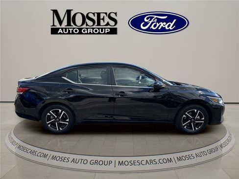 Used 2025 Nissan Sentra SV FWD image 2