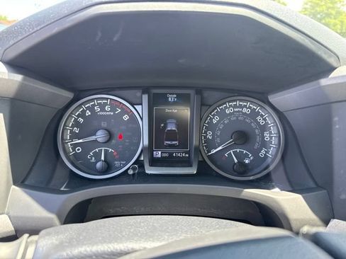 Used 2022 Toyota Tacoma TRD Off-Road w/ Technology Package RWD image 28