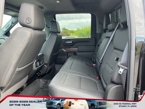 Used 2021 GMC Sierra 3500 Denali w/ Denali Ultimate Package image 11