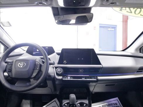 Used 2024 Toyota Prius XLE AWD/4WD image 15