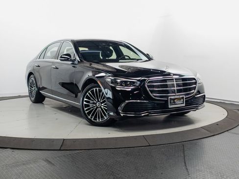 Used 2024 Mercedes-Benz S 580e 4MATIC Sedan image 1