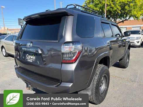 Used 2017 Toyota 4Runner SR5 AWD/4WD image 5