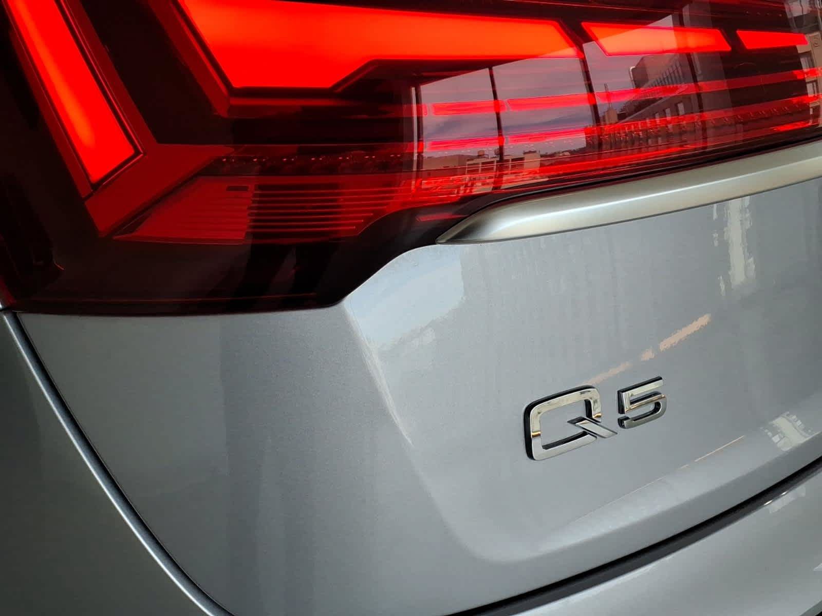Used 2023 Audi Q5 2.0T Premium Plus w/ Premium Plus Package AWD/4WD image 8