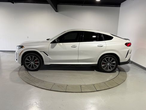 Used 2024 BMW X6 xDrive40i w/ Premium Package AWD/4WD image 11