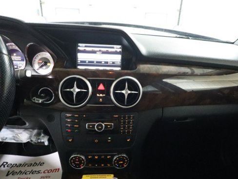 Used 2015 Mercedes-Benz GLK 350 4MATIC image 14