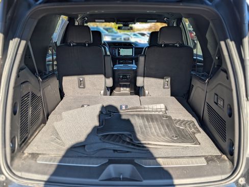 Used 2022 GMC Yukon Denali image 44