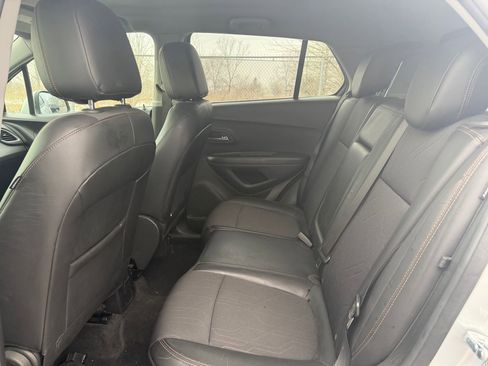 Used 2020 Chevrolet Trax LT w/ LT Convenience Package image 11