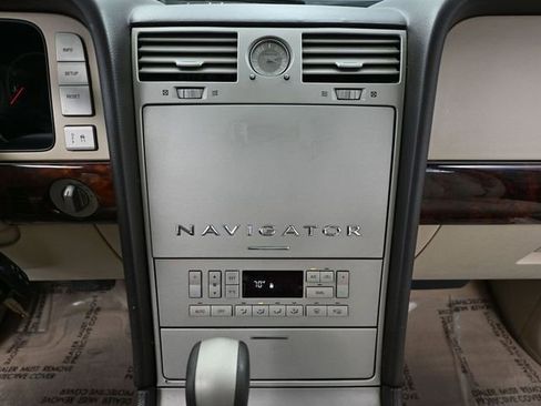 Used 2003 Lincoln Navigator Luxury image 30
