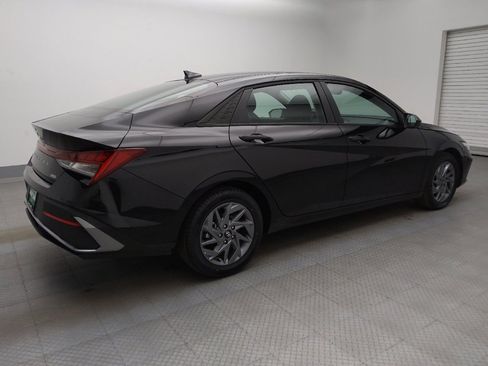 Used 2025 Hyundai Elantra Hybrid FWD image 10