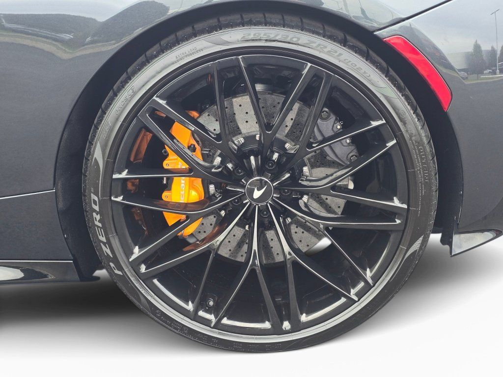 Used 2022 McLaren GT RWD image 28