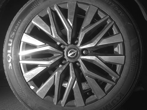 Used 2025 Nissan Altima 2.5 SV FWD image 15