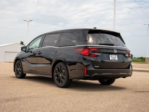 Used 2023 Honda Odyssey Sport image 5
