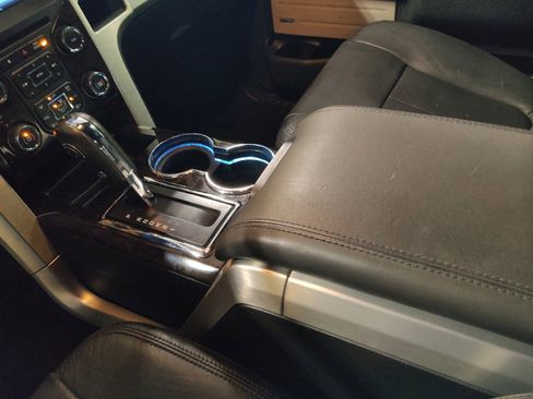 Used 2014 Ford F150 Platinum RWD image 26