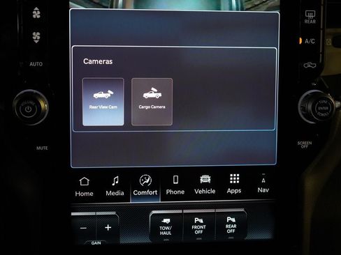 New 2026 RAM 2500 Laramie AWD/4WD image 18