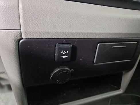 Used 2018 Toyota Sienna LE FWD image 25