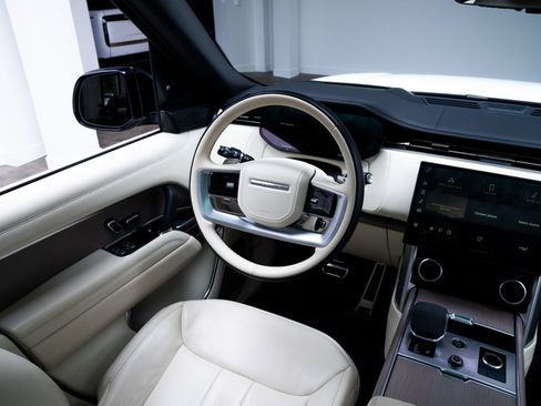 Used 2023 Land Rover Range Rover Autobiography AWD/4WD image 10