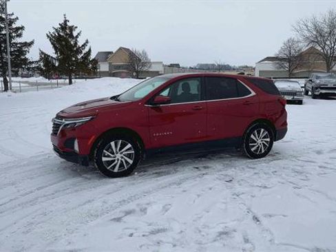 Used 2024 Chevrolet Equinox LT w/ LPO, Floor Liner Package image 5